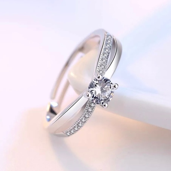 925 Sterling Silver Cubic Zirconia Cross Ring - Picture 3 of 5